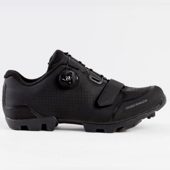 Bontrager Shoes - Bontrager
Foray Mountain Shoe good condition size 8.5